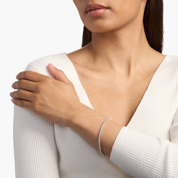 7" 18K White Gold Tennis Bracelet - Picture 2 of 10